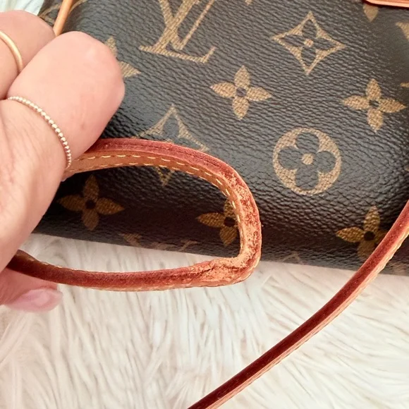 Authentic Louis Vuitton Eva Crossbody Bag 2015 - Picture 11 of 16